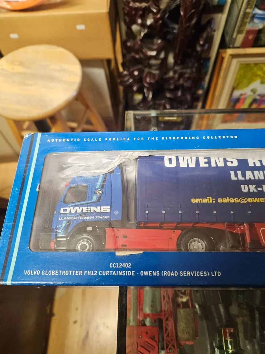 Corgi Volvo Tractor Unit and Trailer 1.50 - Image 2
