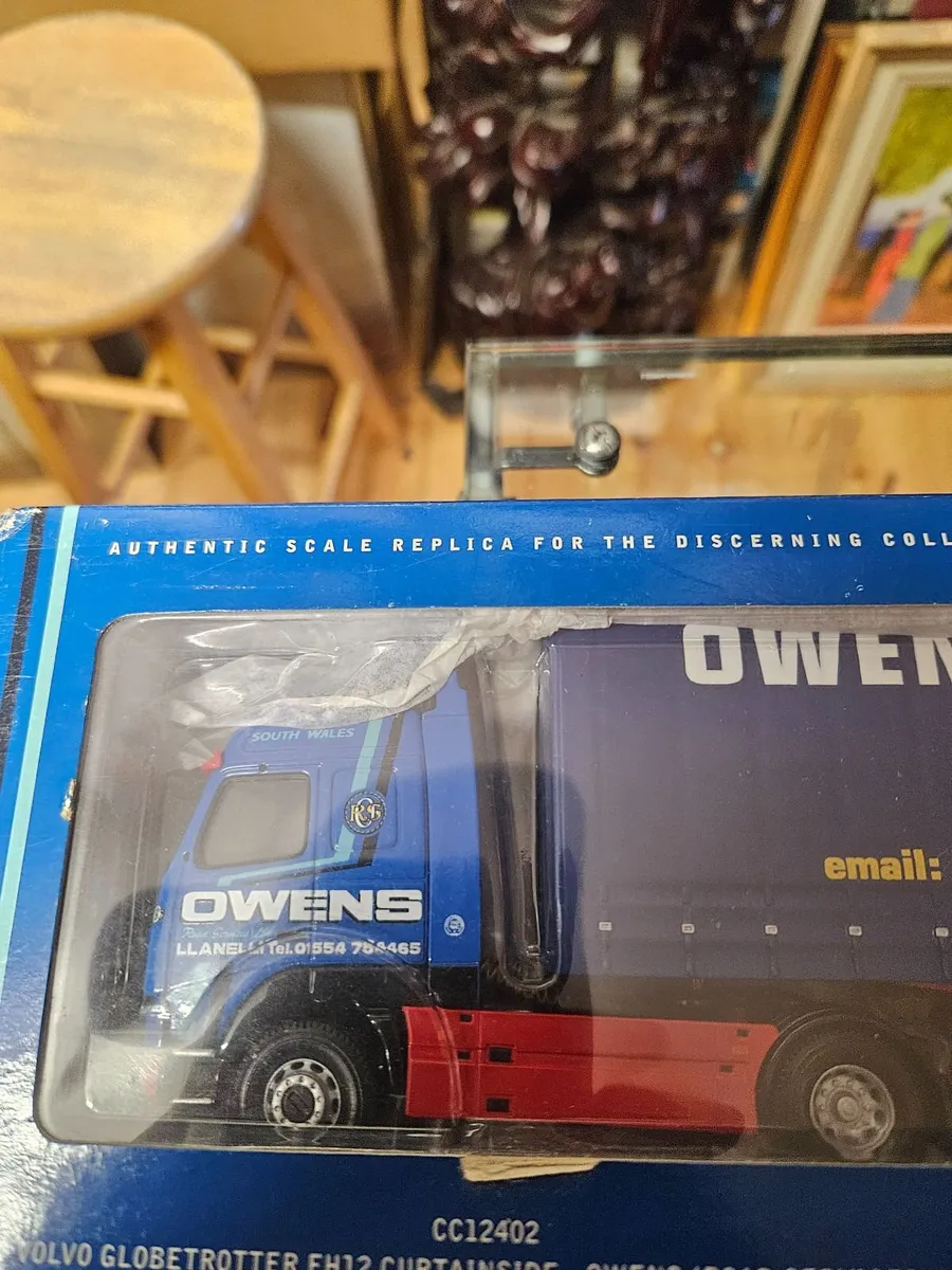 Corgi Volvo Tractor Unit and Trailer 1.50 - Image 4