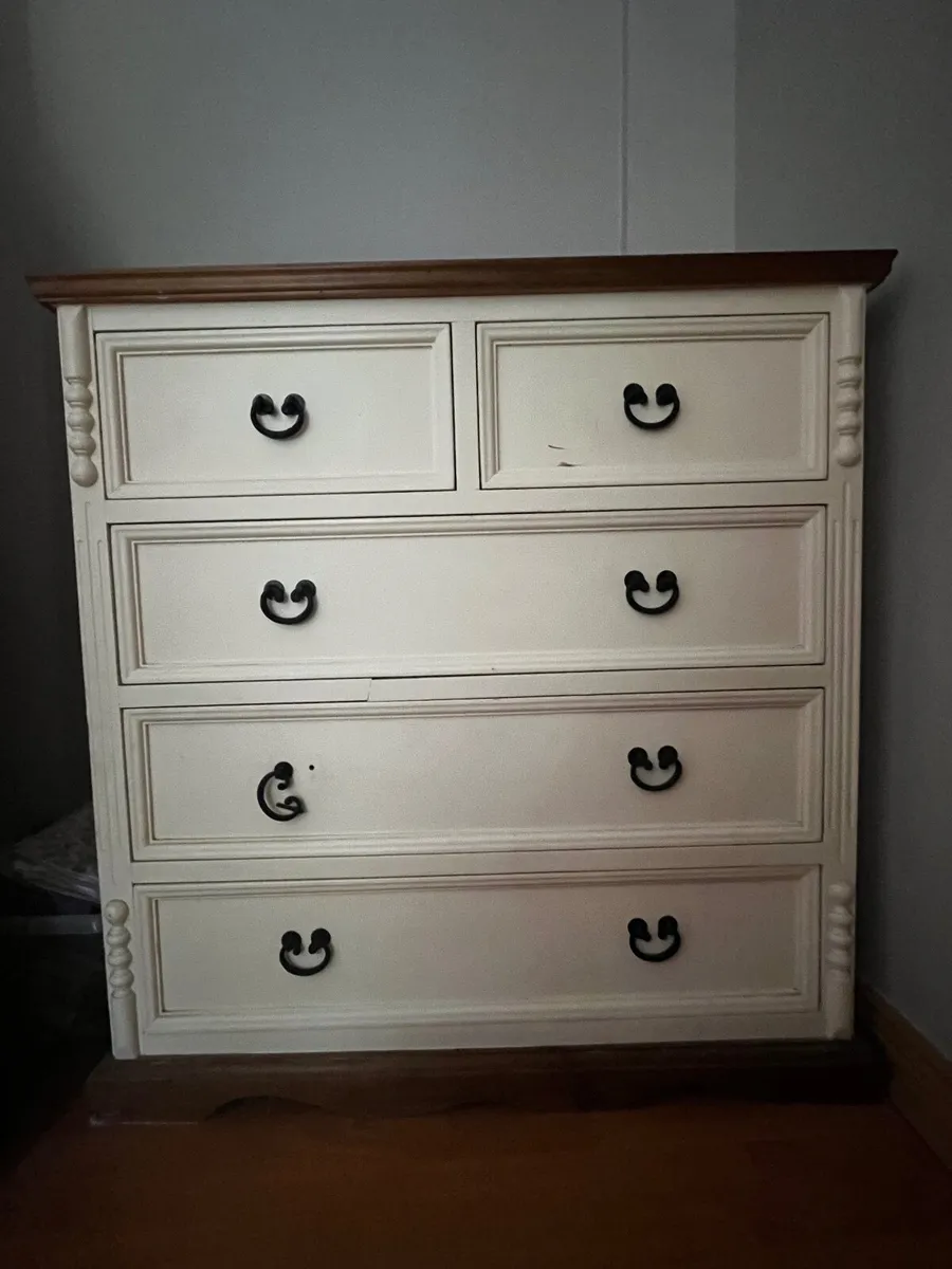 Bedroom furniture - Image 2