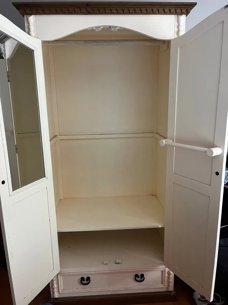Bedroom furniture - Image 3