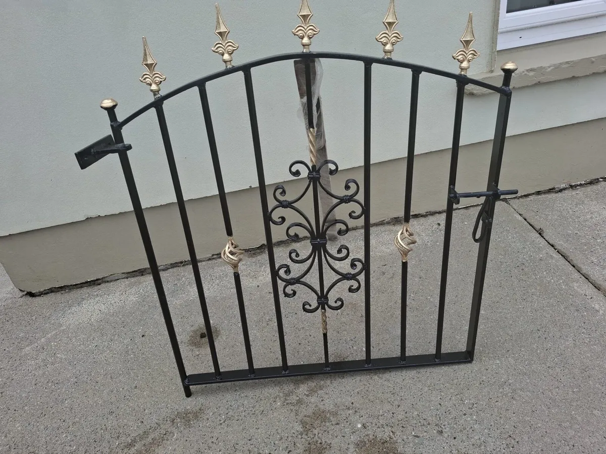 Gate - Image 2