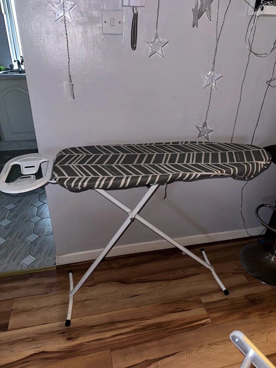 Ironing board - Image 1