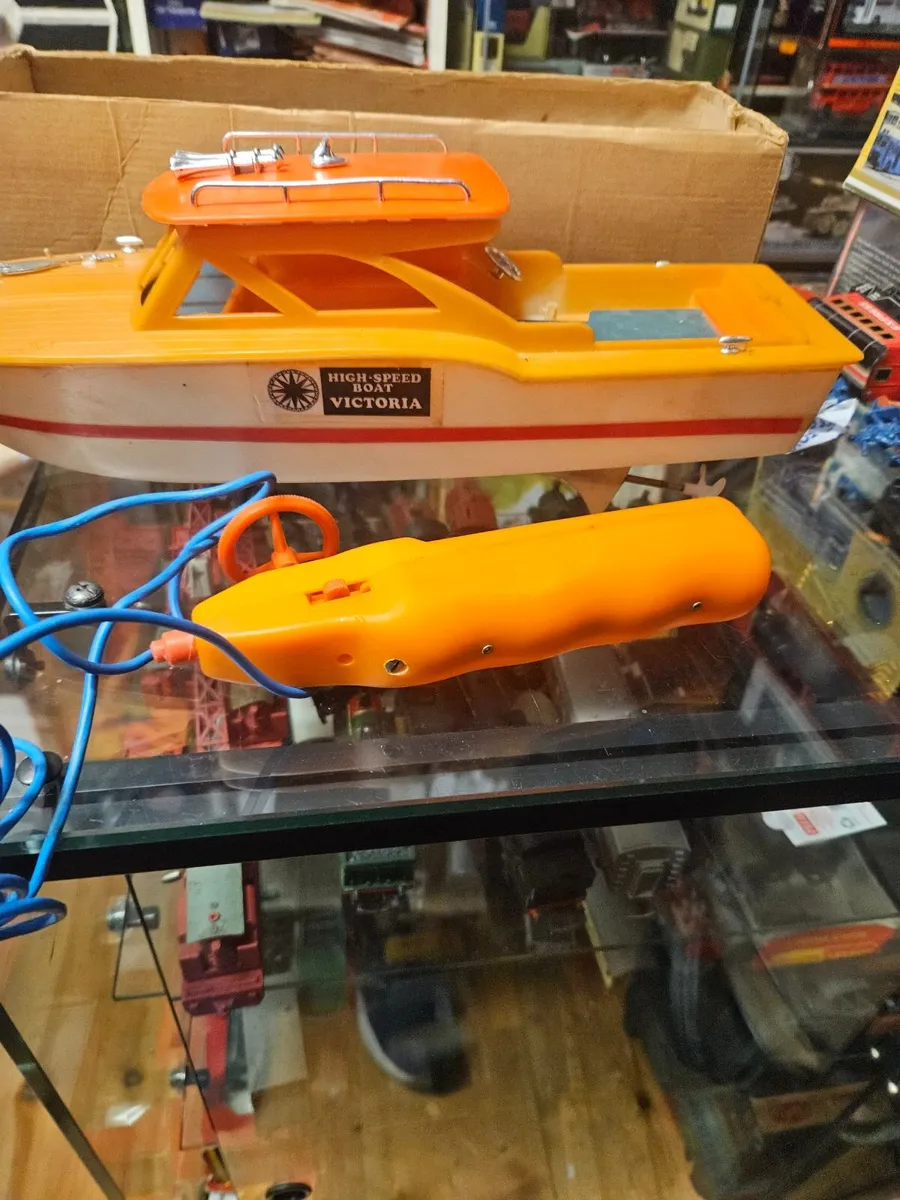 Vintage Victoria Remote Control Boat - Image 3