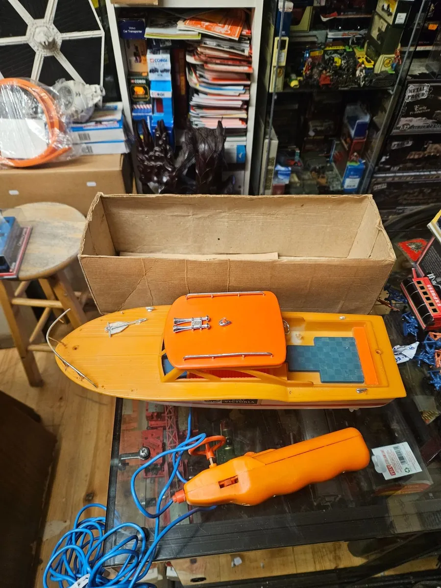 Vintage Victoria Remote Control Boat - Image 4