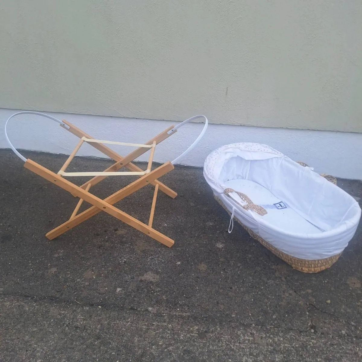 Moses Basket - Image 1