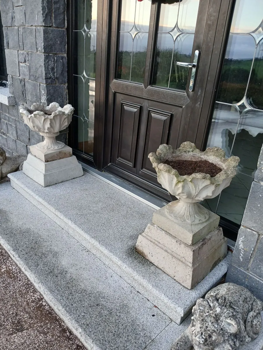 Stone planters x 2 - Image 1