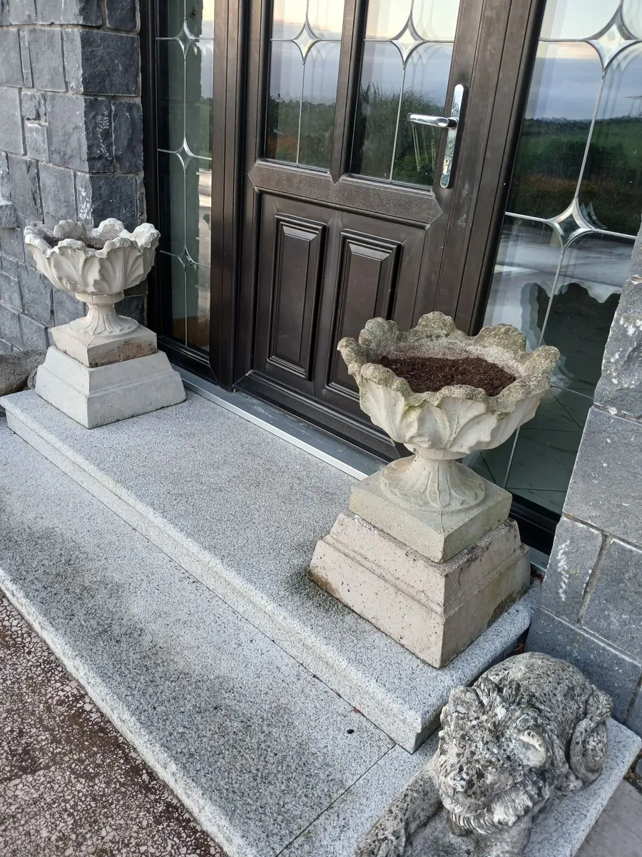 Stone planters x 2 - Image 2