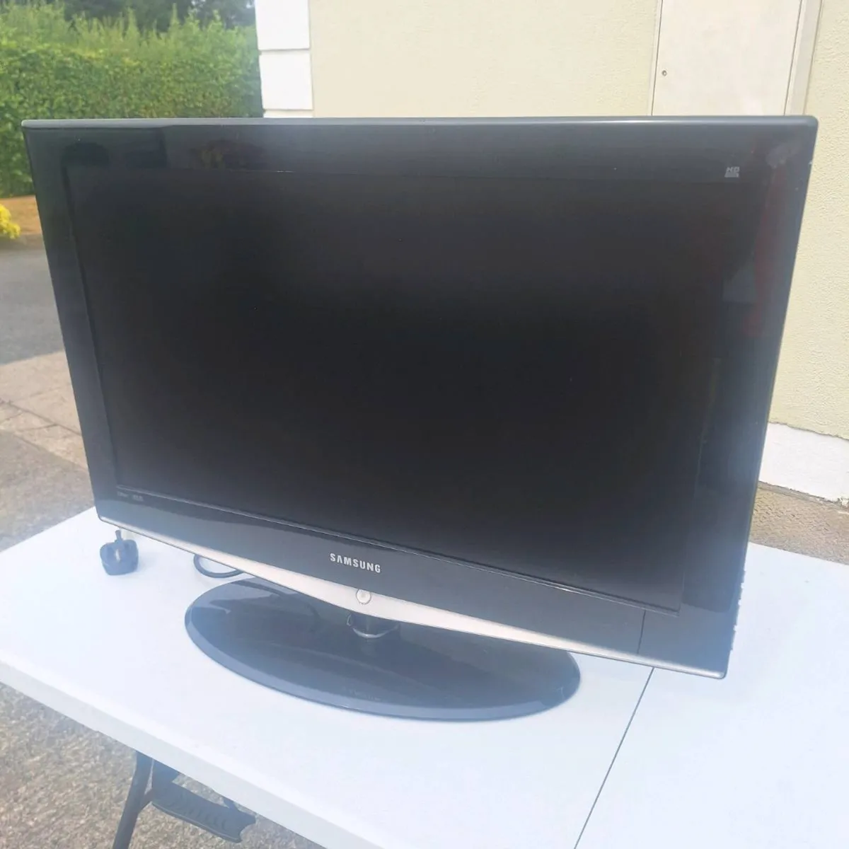 Samsung 32inch TV - Image 1