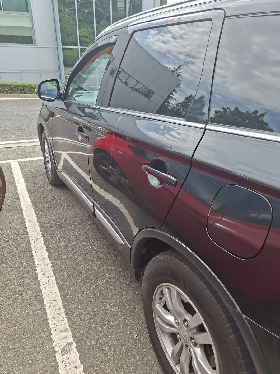 Mitsubishi Outlander 2018 - Image 2
