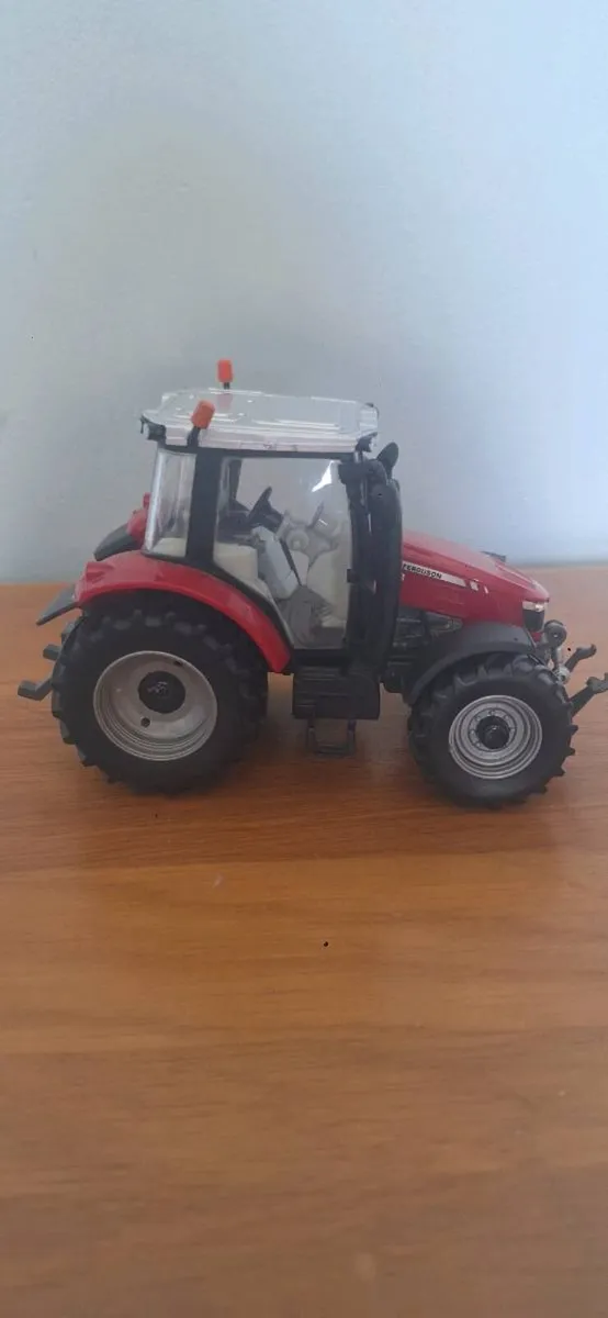 Toy tractors - Image 3