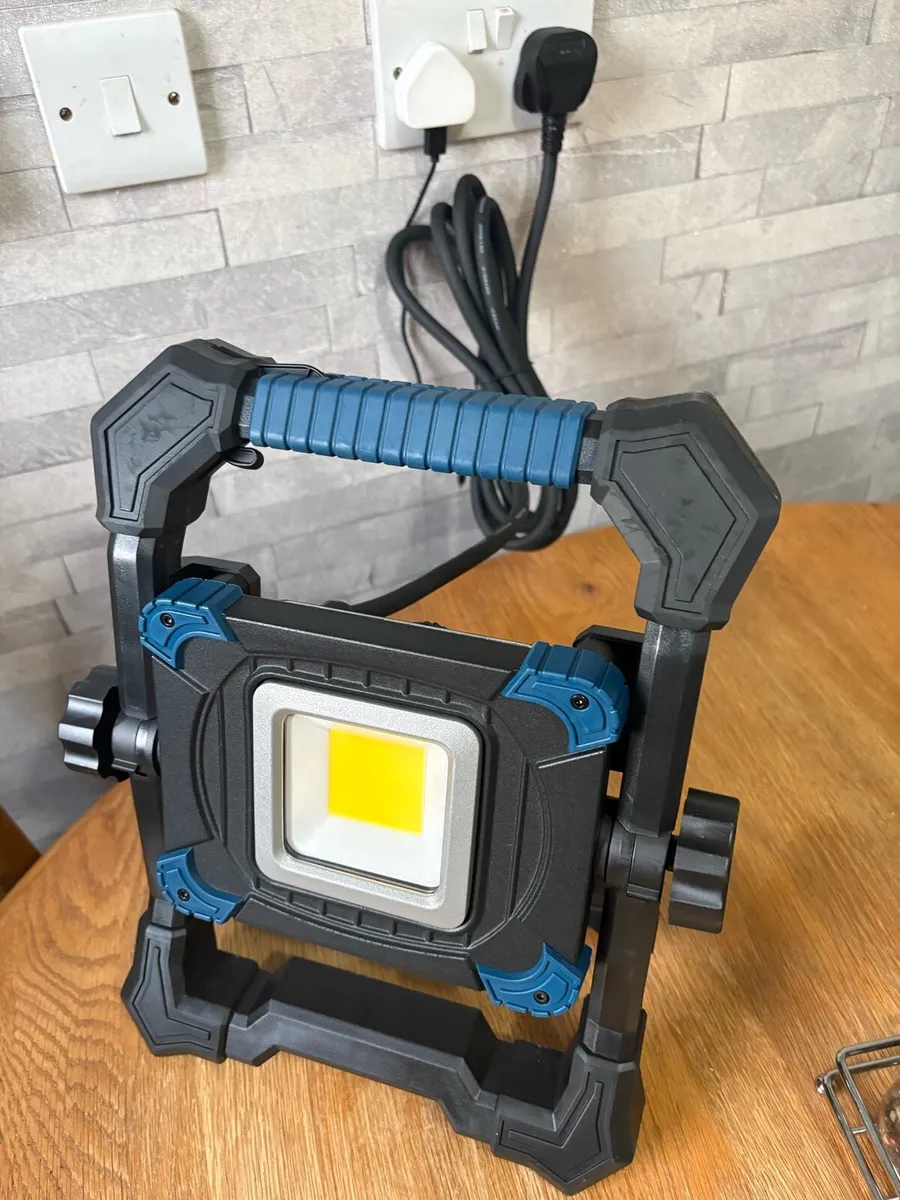Work light - Image 1
