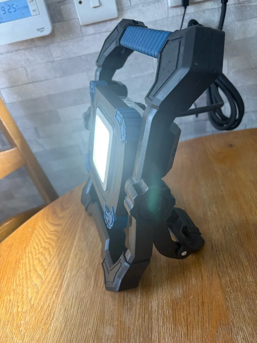 Work light - Image 2