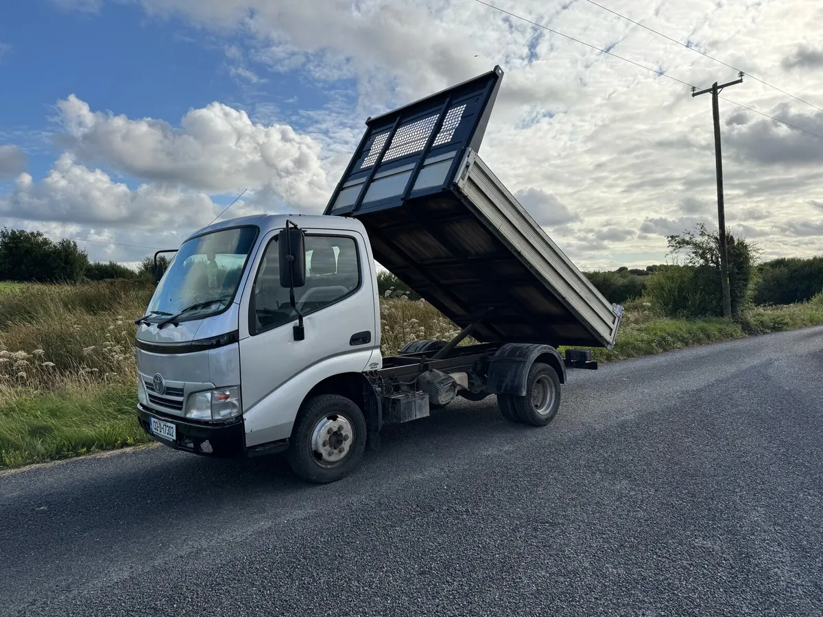 2013 Toyota Dyna Tipper - Image 1