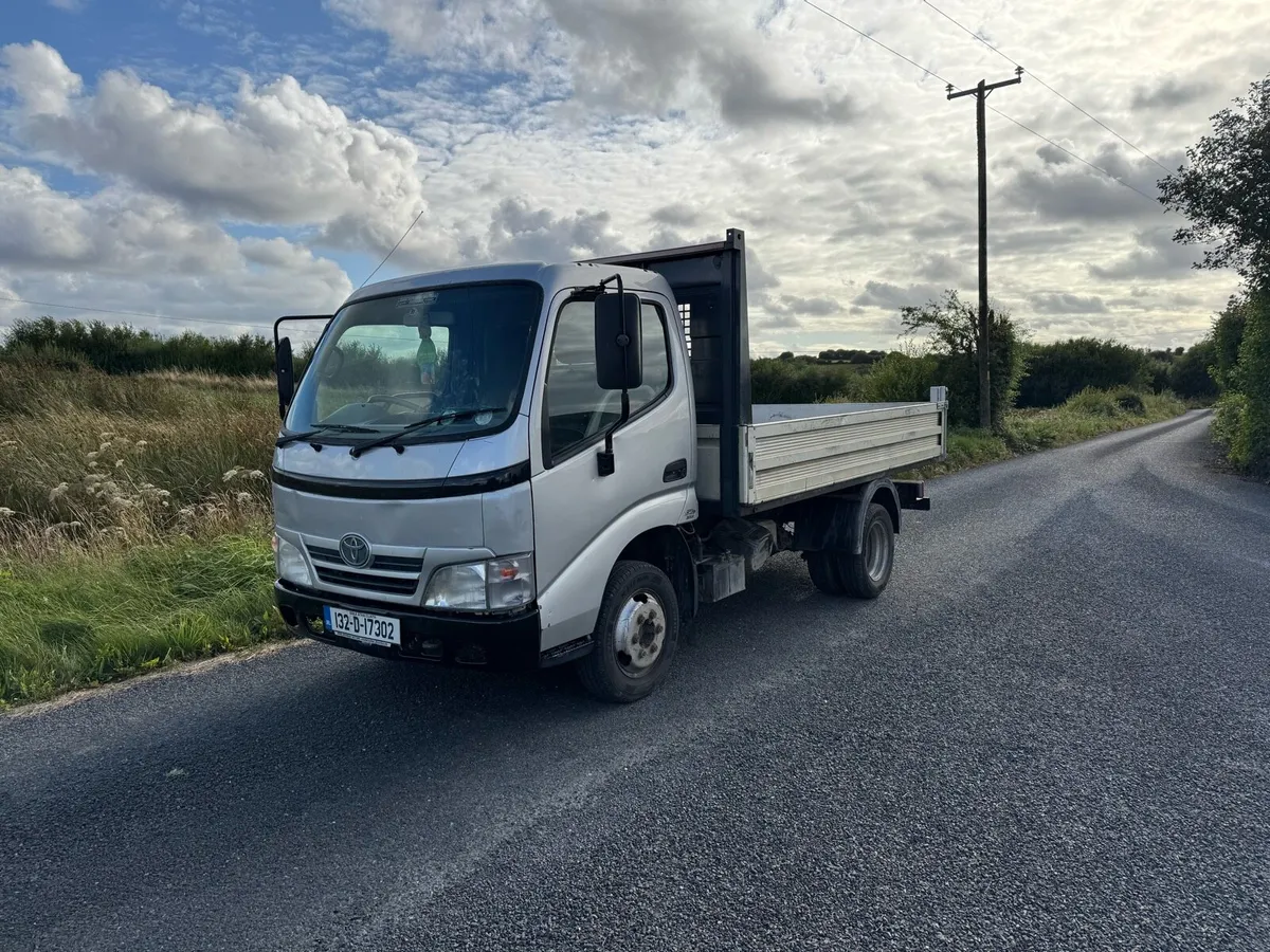 2013 Toyota Dyna Tipper - Image 2
