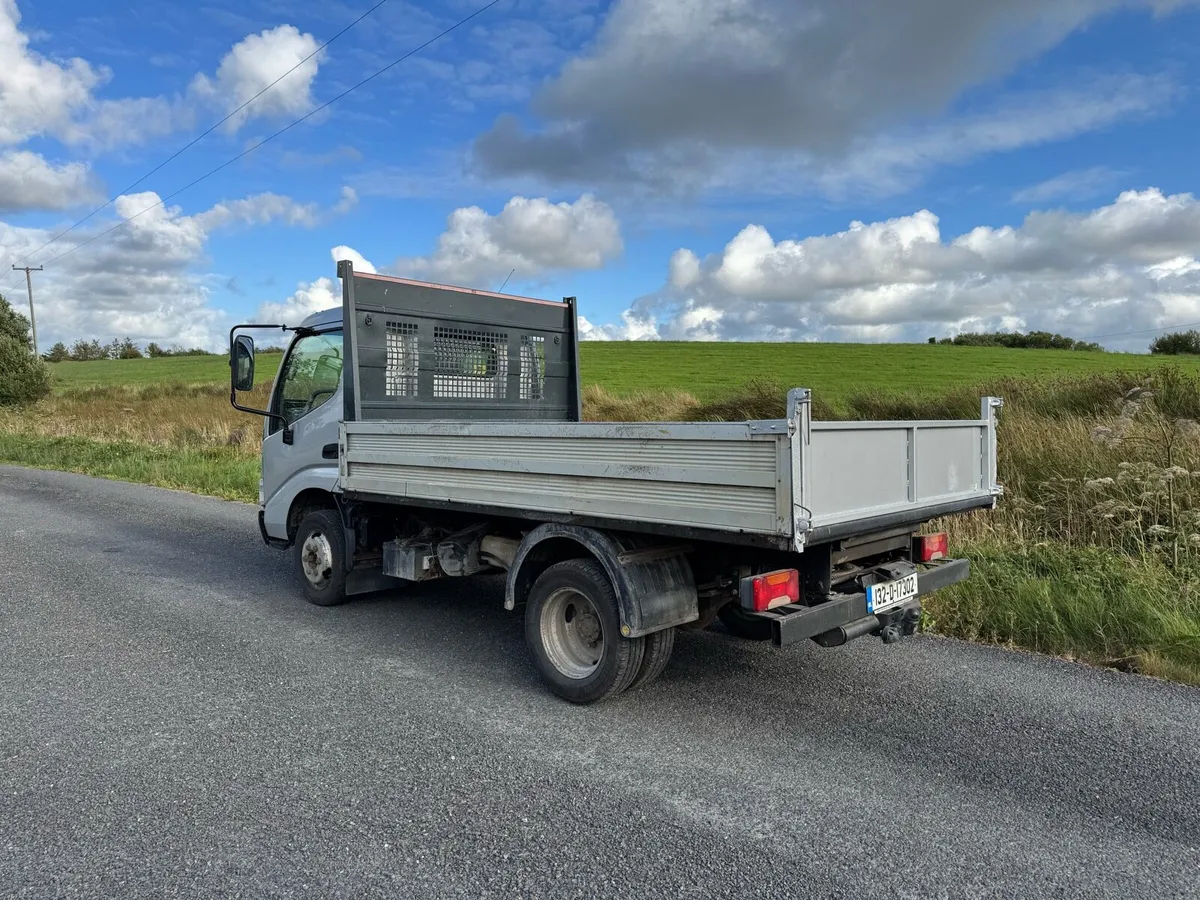 2013 Toyota Dyna Tipper - Image 3