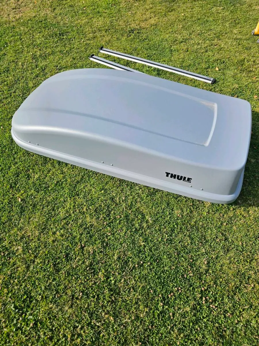 Roof box and Rails - Image 3