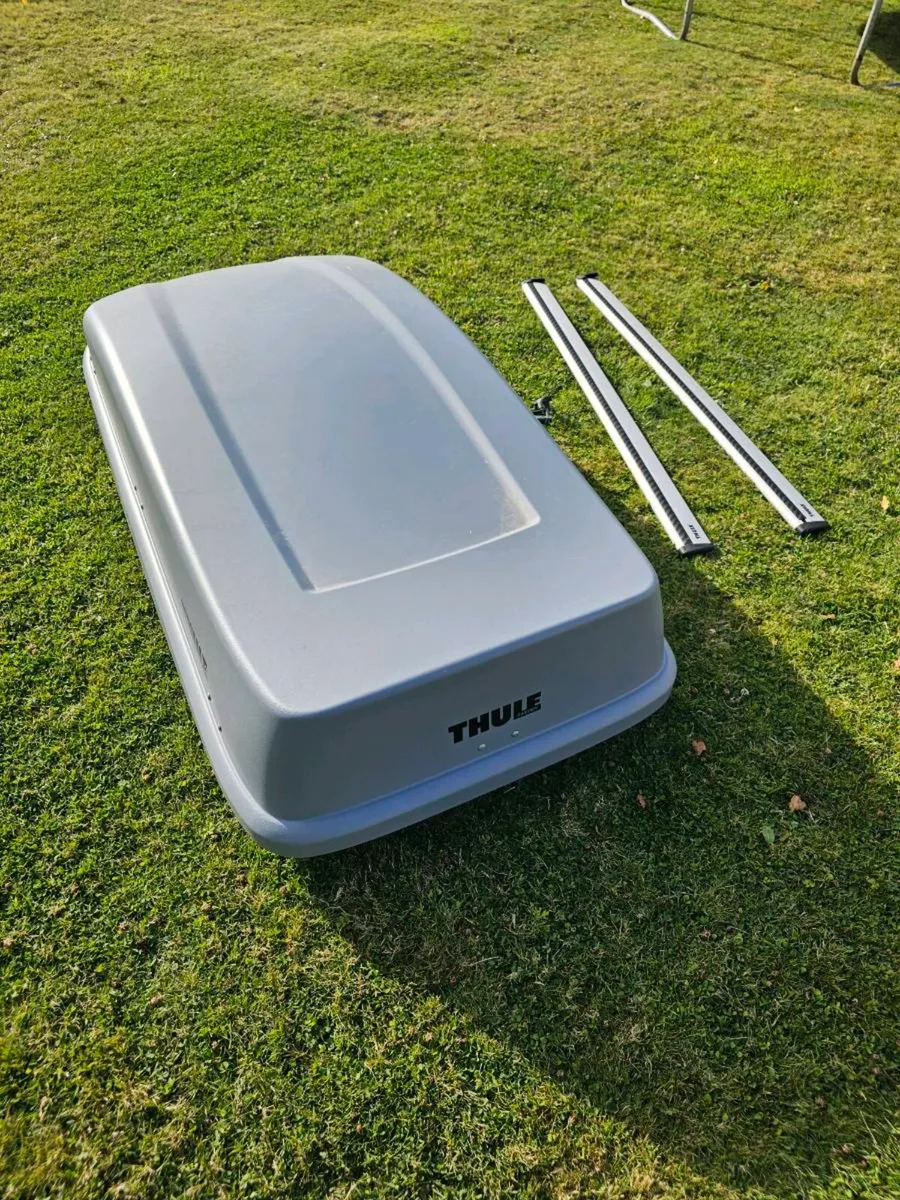 Roof box and Rails - Image 4