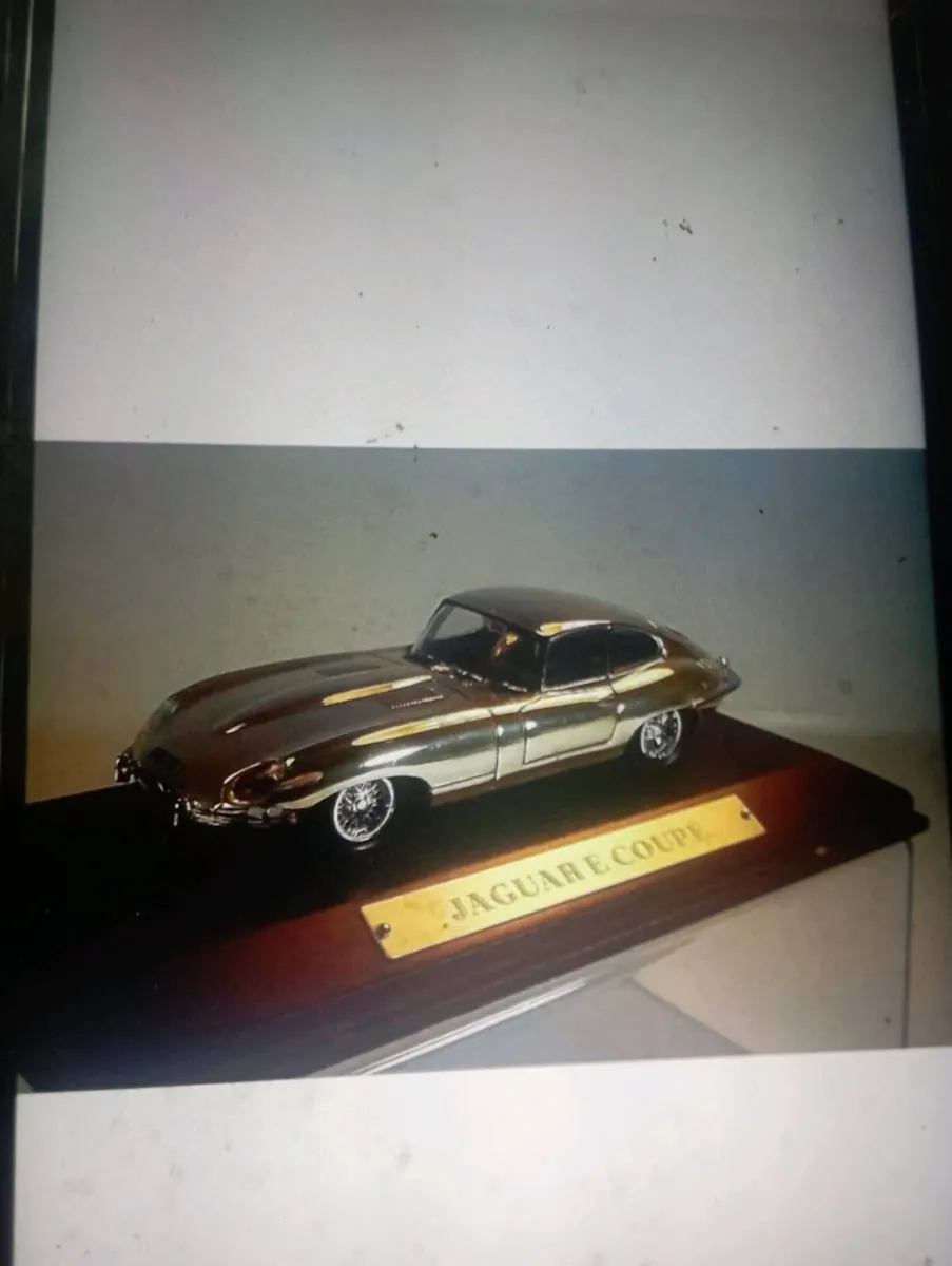 JAGUAR E TYPE  EDITIONS SLIVER DIECAST MODEL CAR - Image 2