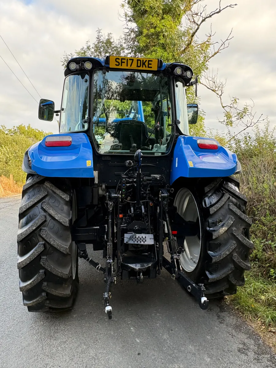 New Holland Tractor - Image 4