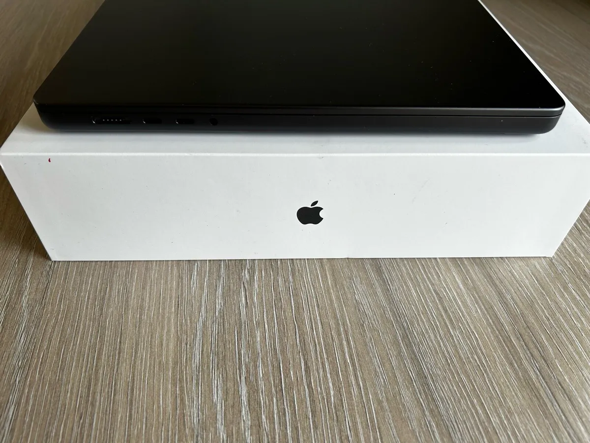MacBook Pro M3 Pro 16” - Image 4