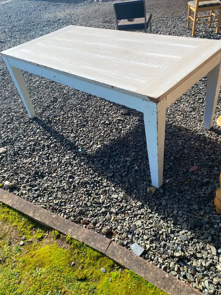 Kitchen table - Image 2
