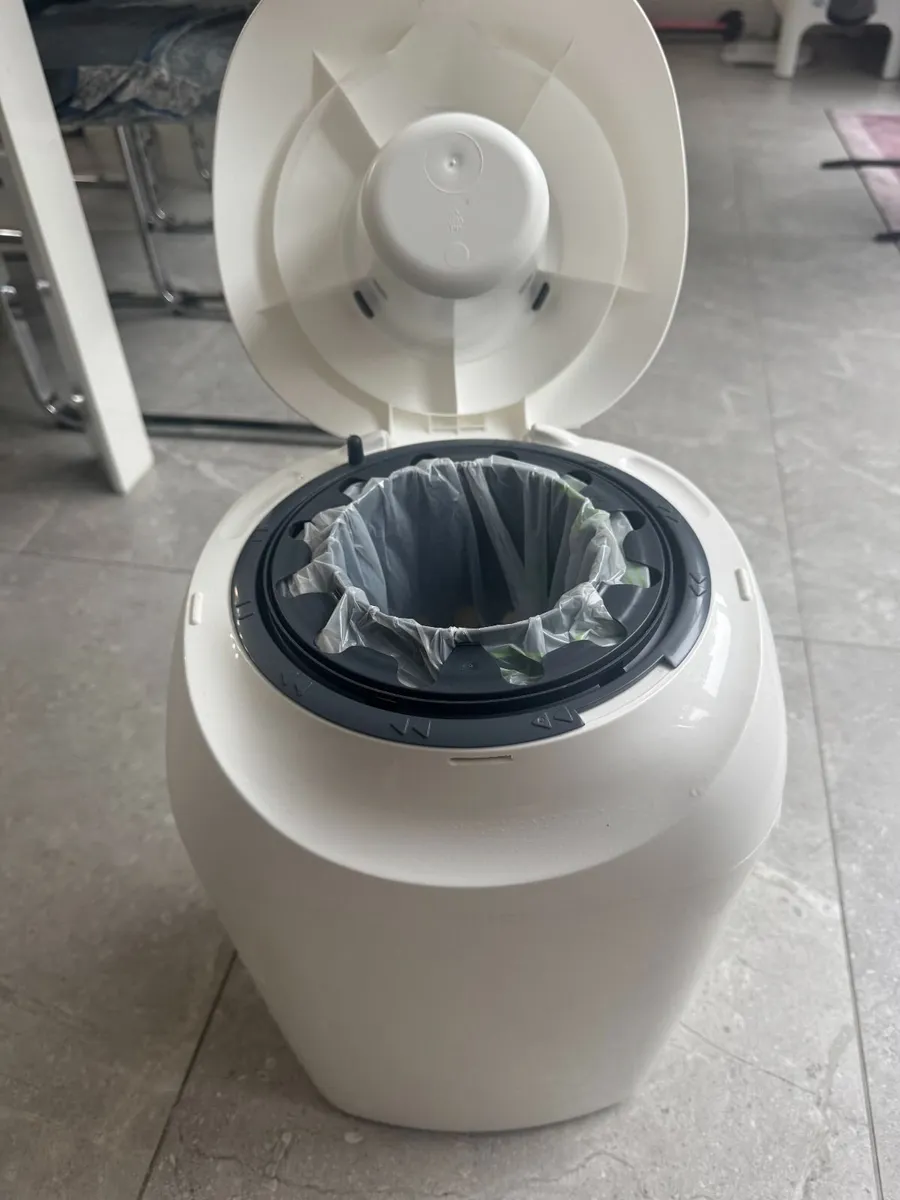 Tommee Tippee Nappy Disposal Bin - Image 3