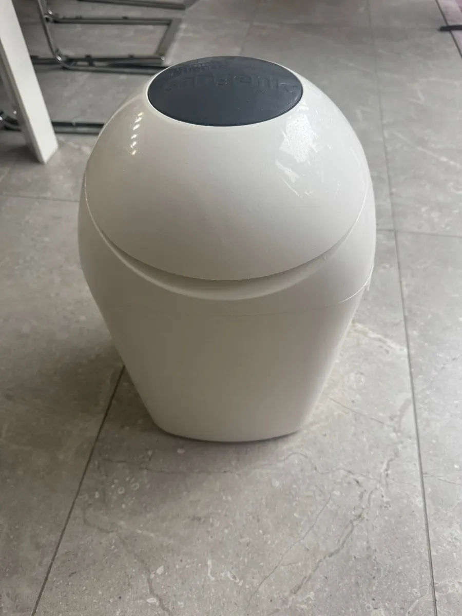 Tommee Tippee Nappy Disposal Bin - Image 1
