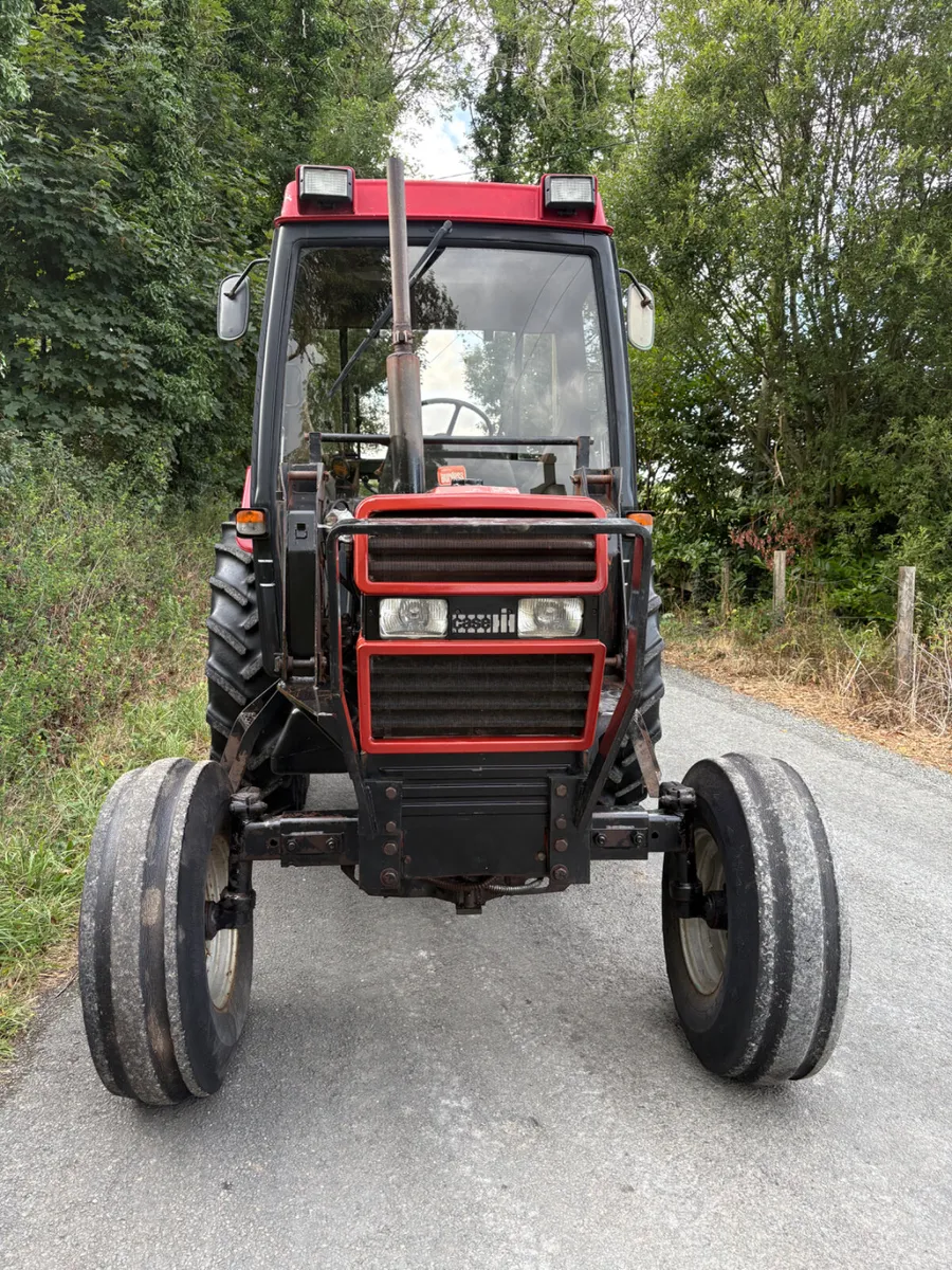 International 785 XL Tractor - Image 4