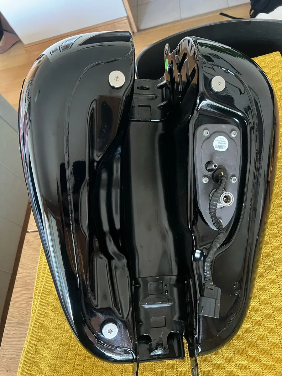 Harley Davidson gas tank - Image 4