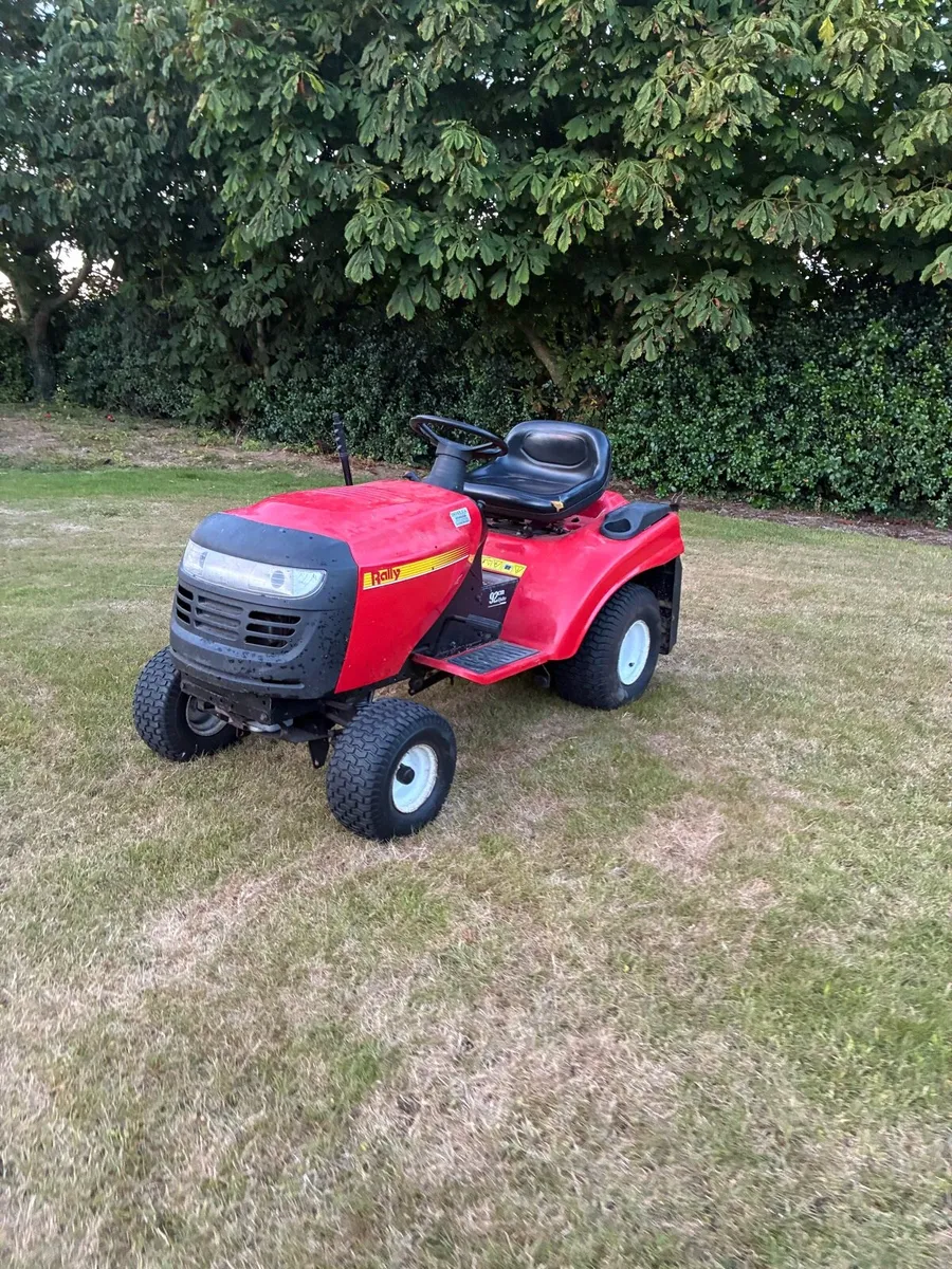 Garden tractor - Image 1