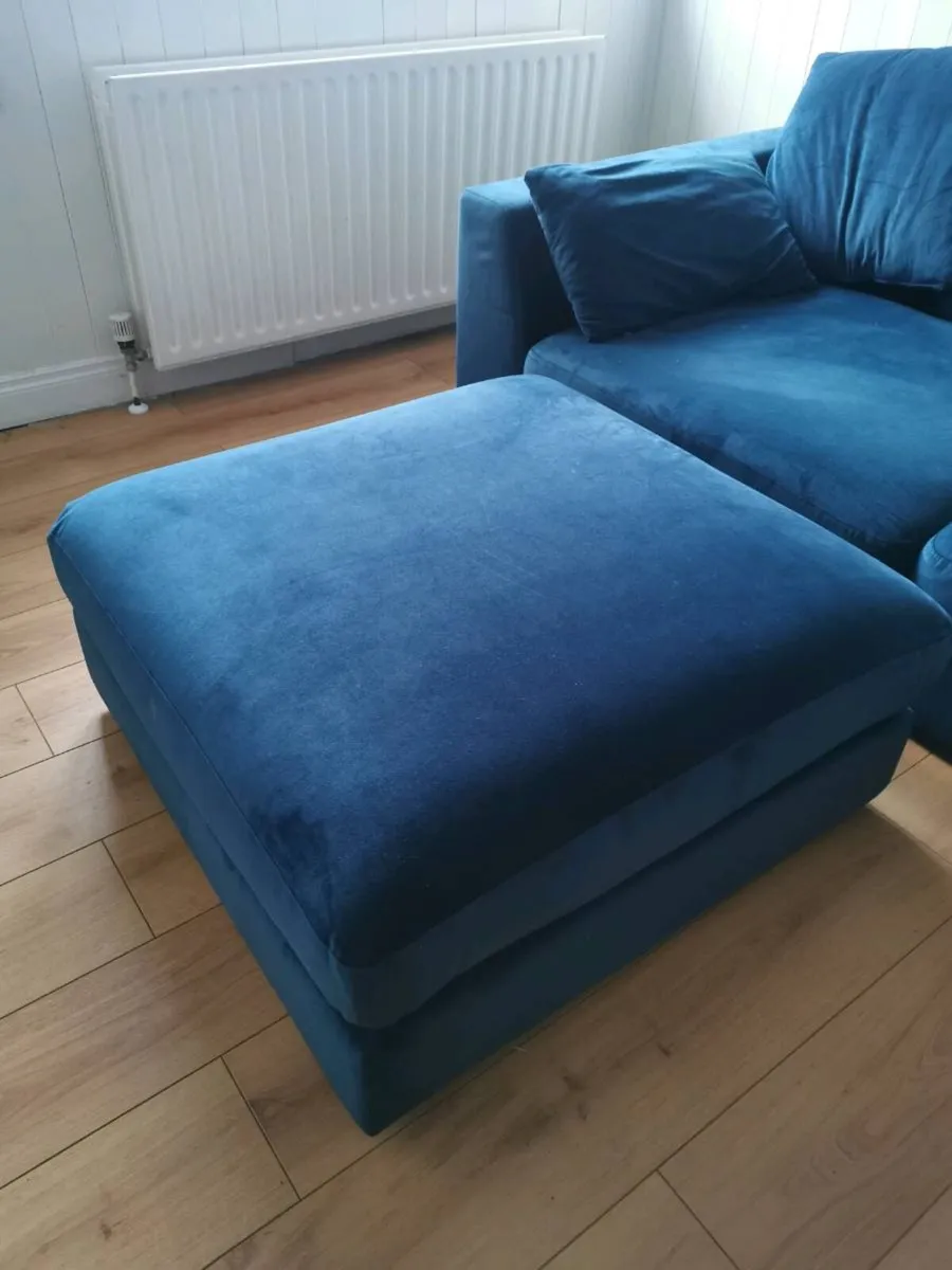 Pouffe - Image 1