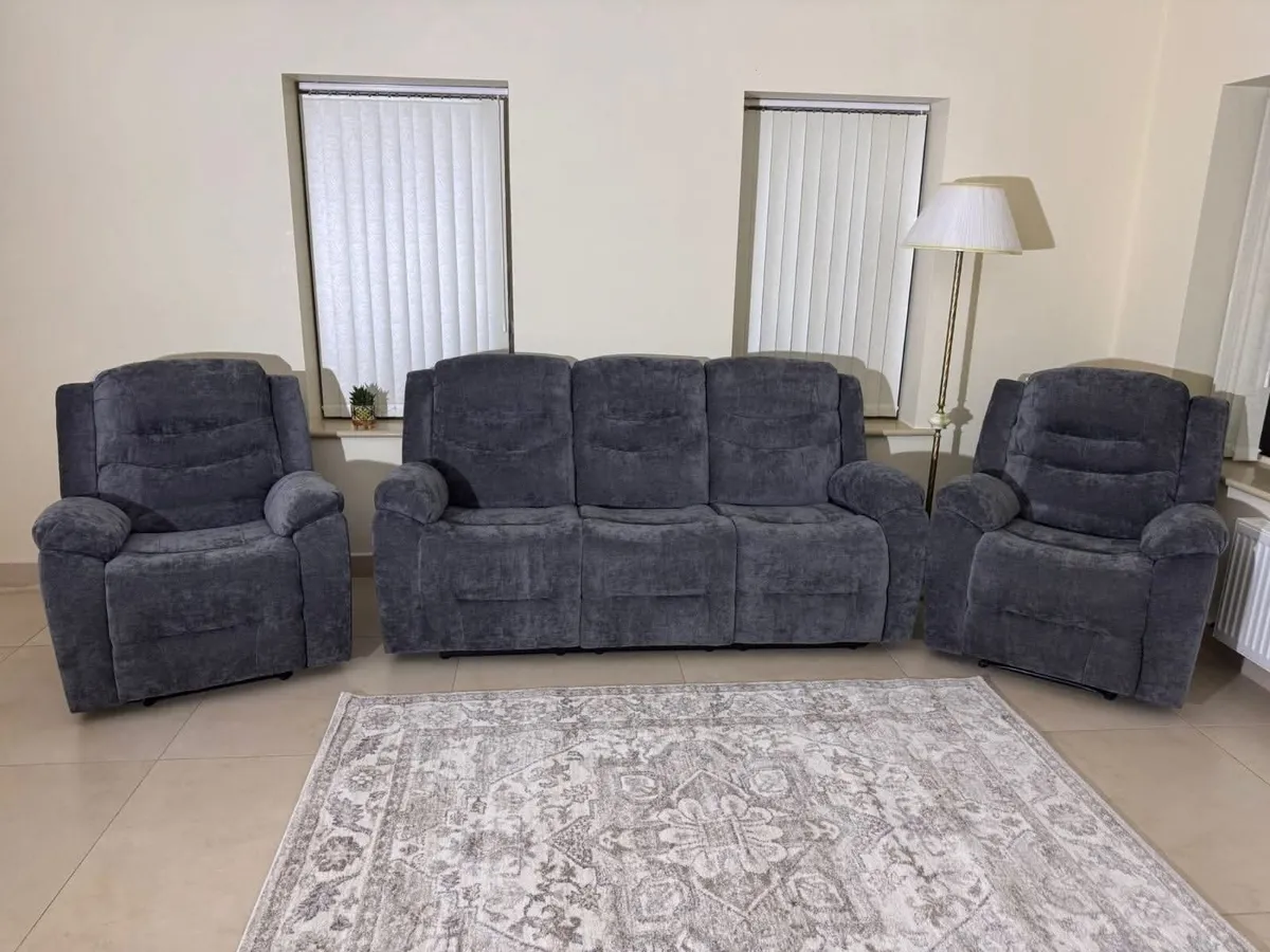 Brand new Benson 3 plus 2 recliners reduced - Image 2
