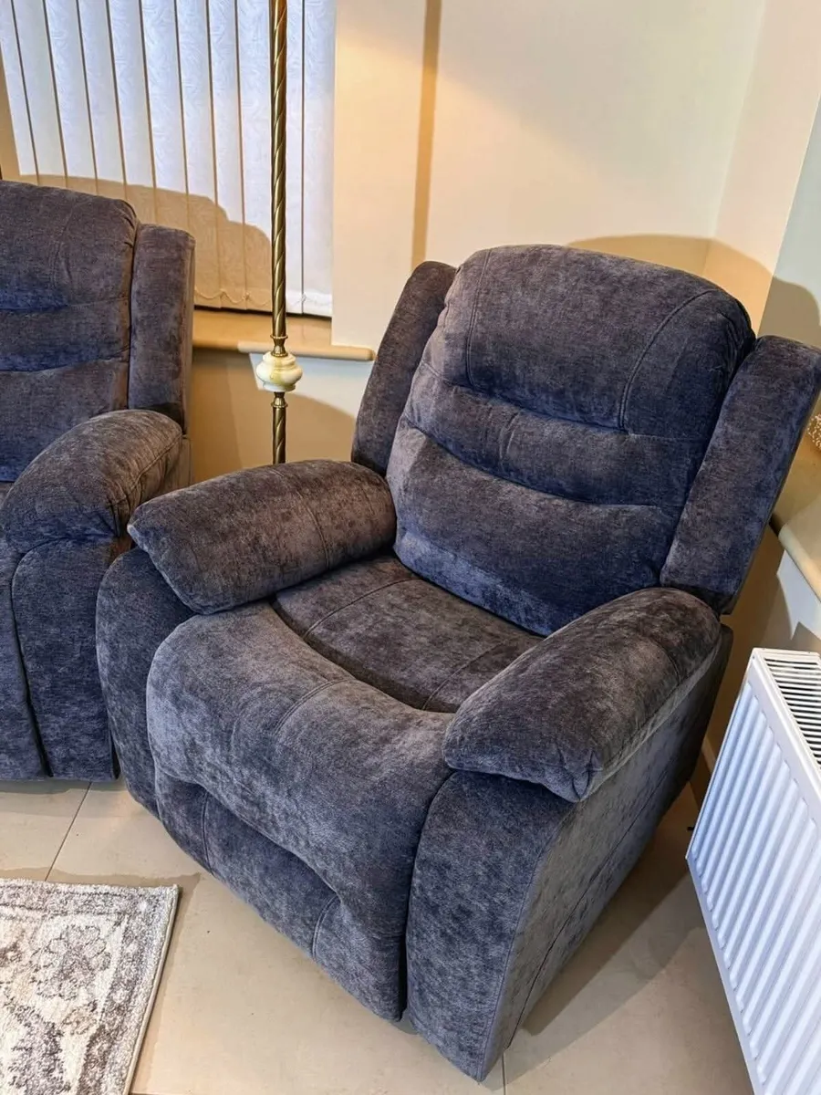 Brand new Benson 3 plus 2 recliners reduced - Image 3