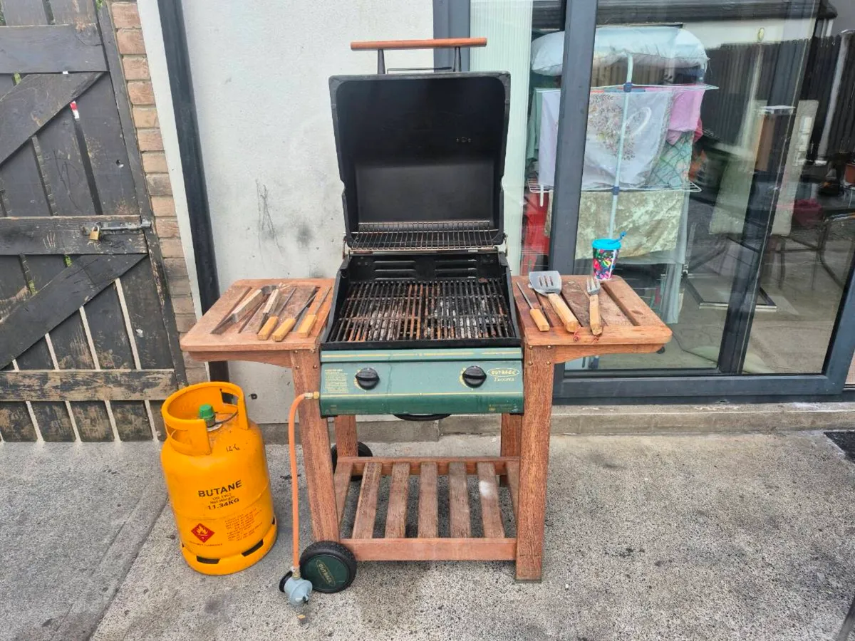 OUTBACK TROOPER 2-BURNER GAS BARBECUE FEATURING A - Image 4