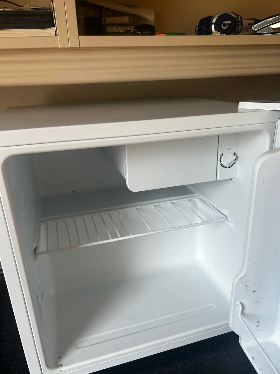 Counter top fridge - Image 1