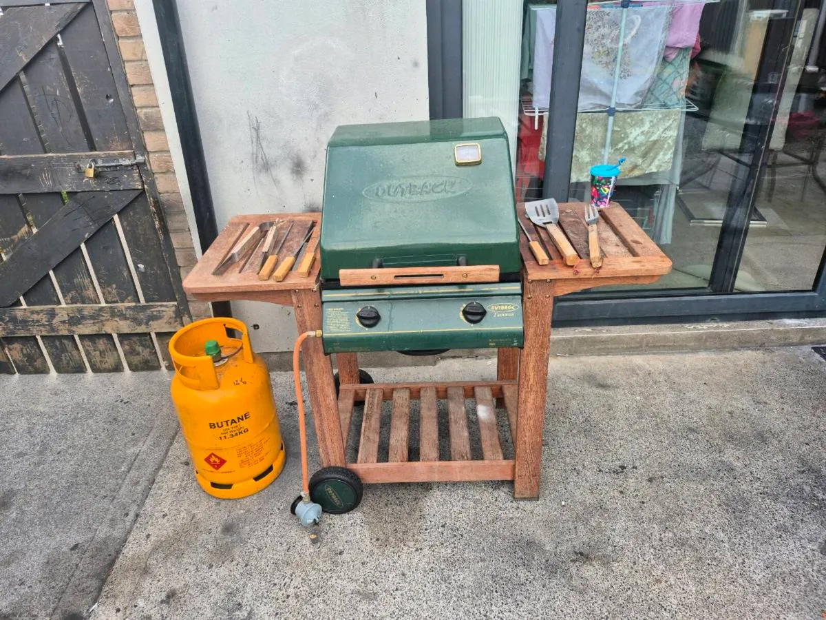 OUTBACK TROOPER 2-BURNER GAS BARBECUE FEATURING A - Image 3