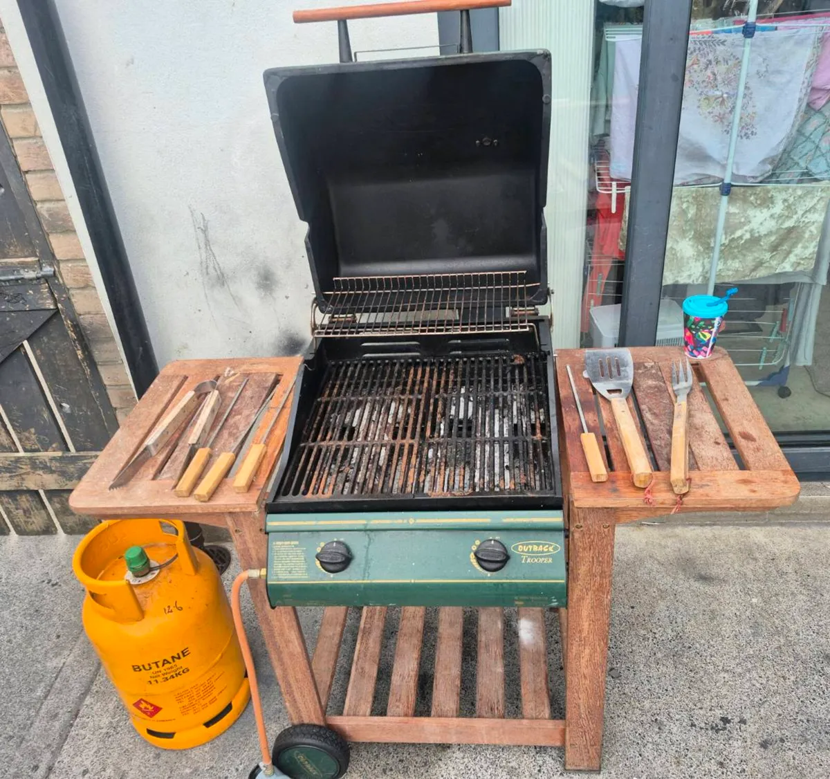 OUTBACK TROOPER 2-BURNER GAS BARBECUE FEATURING A - Image 4