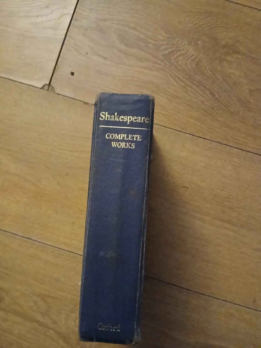 Shakespeare collection book hardback - Image 1
