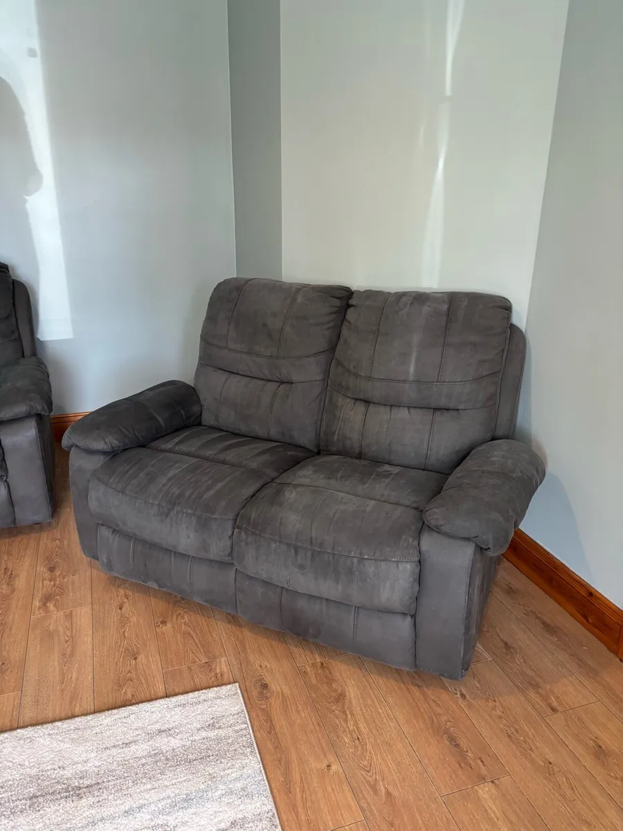 Grey couches - Image 2