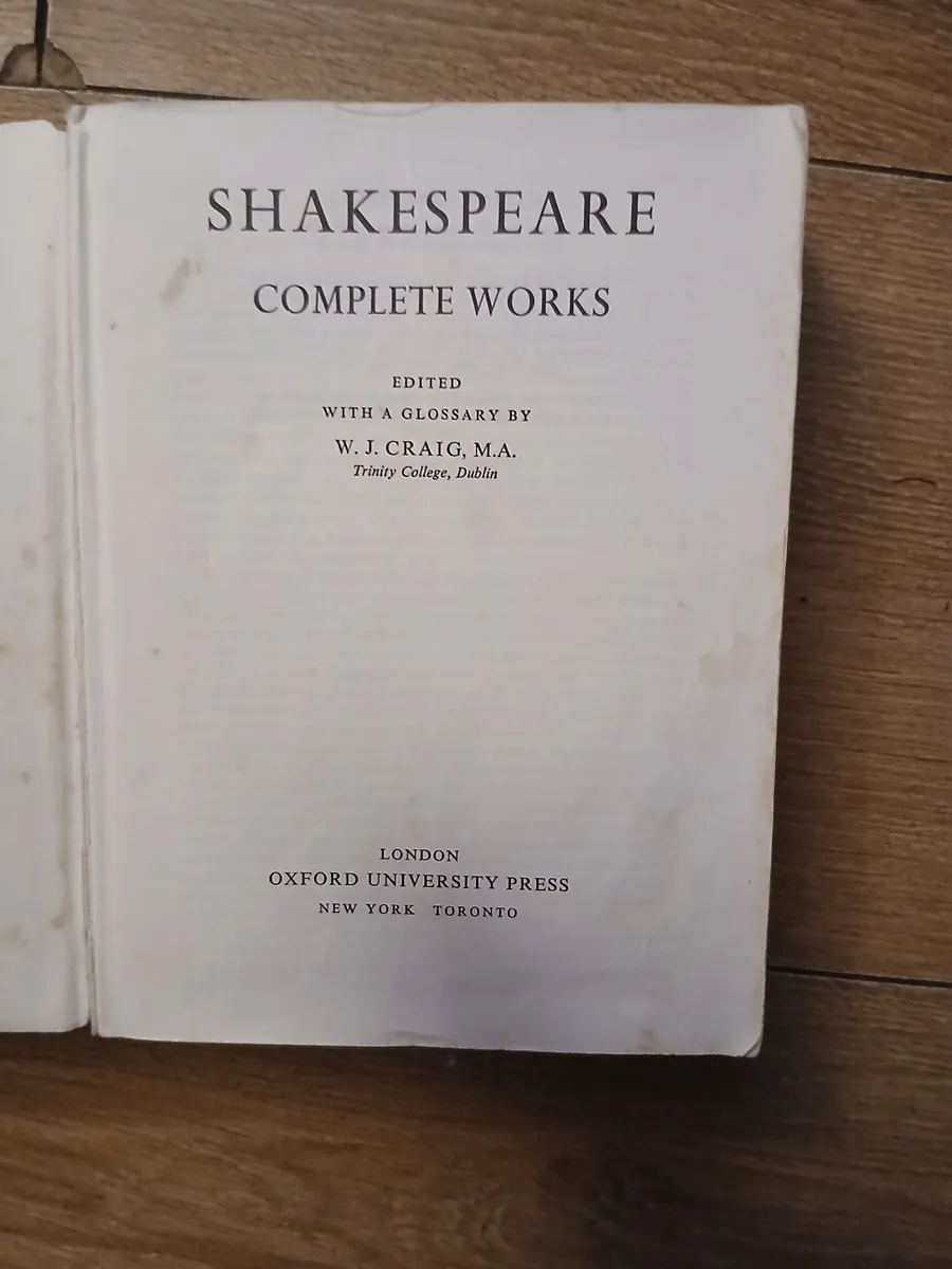 Shakespeare collection book hardback - Image 2
