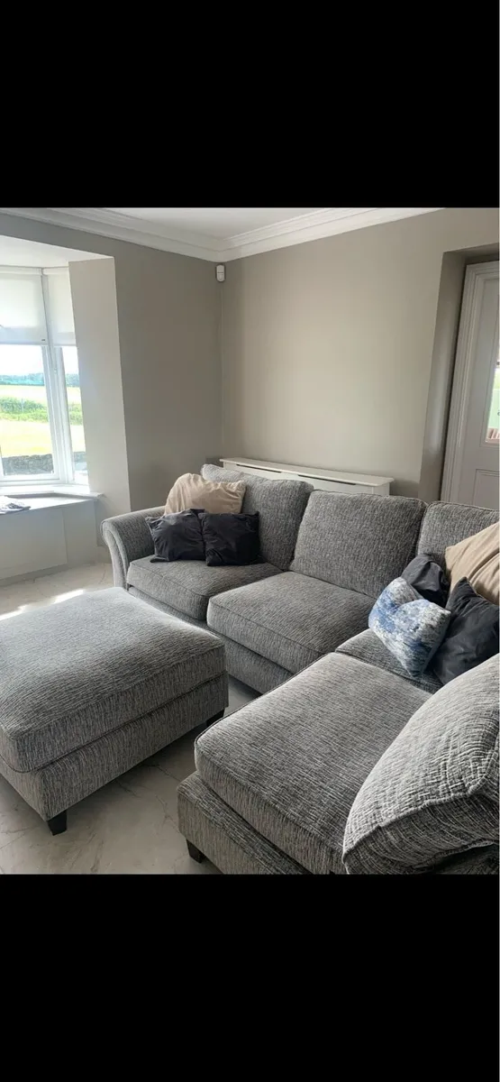 L shaped couch - Image 2