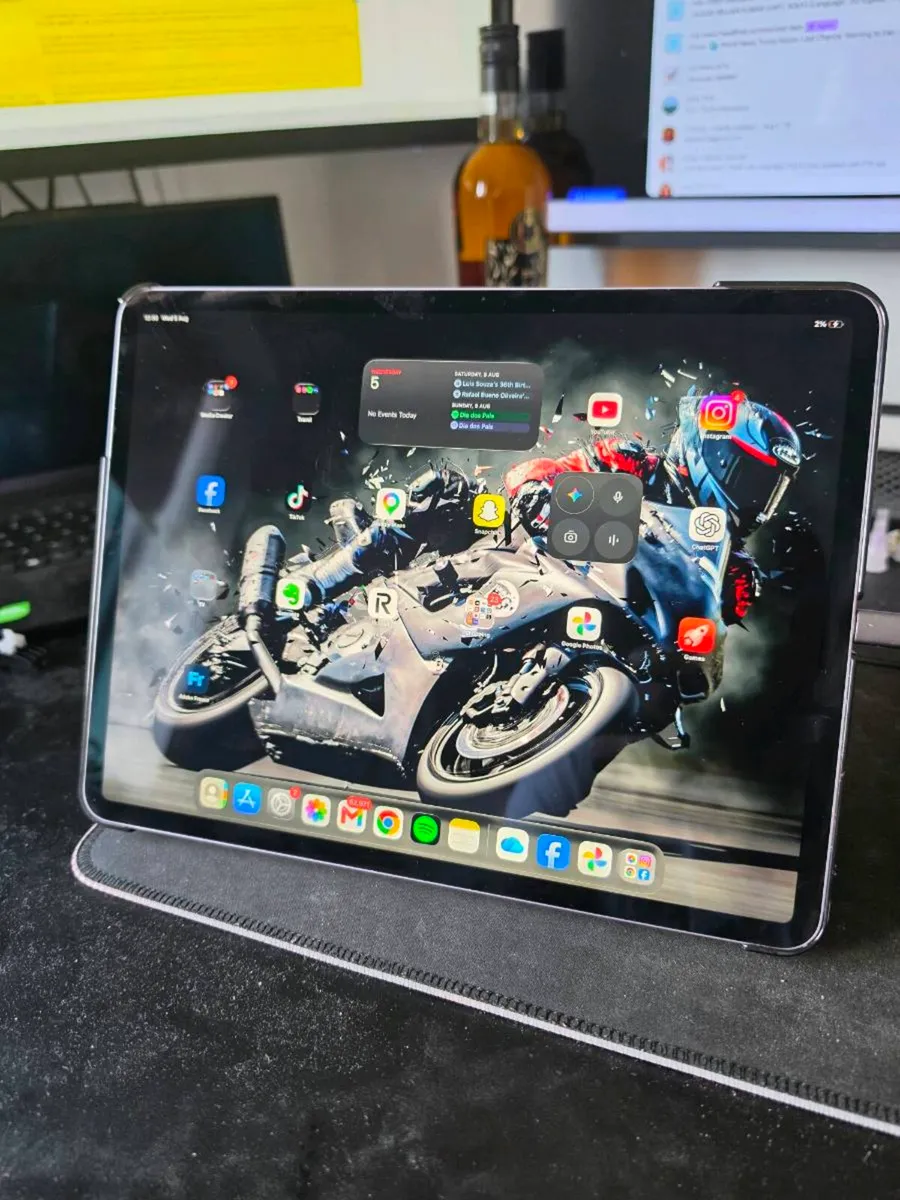 iPad Air 13 inch (M4) 128GB  used twice - Image 1