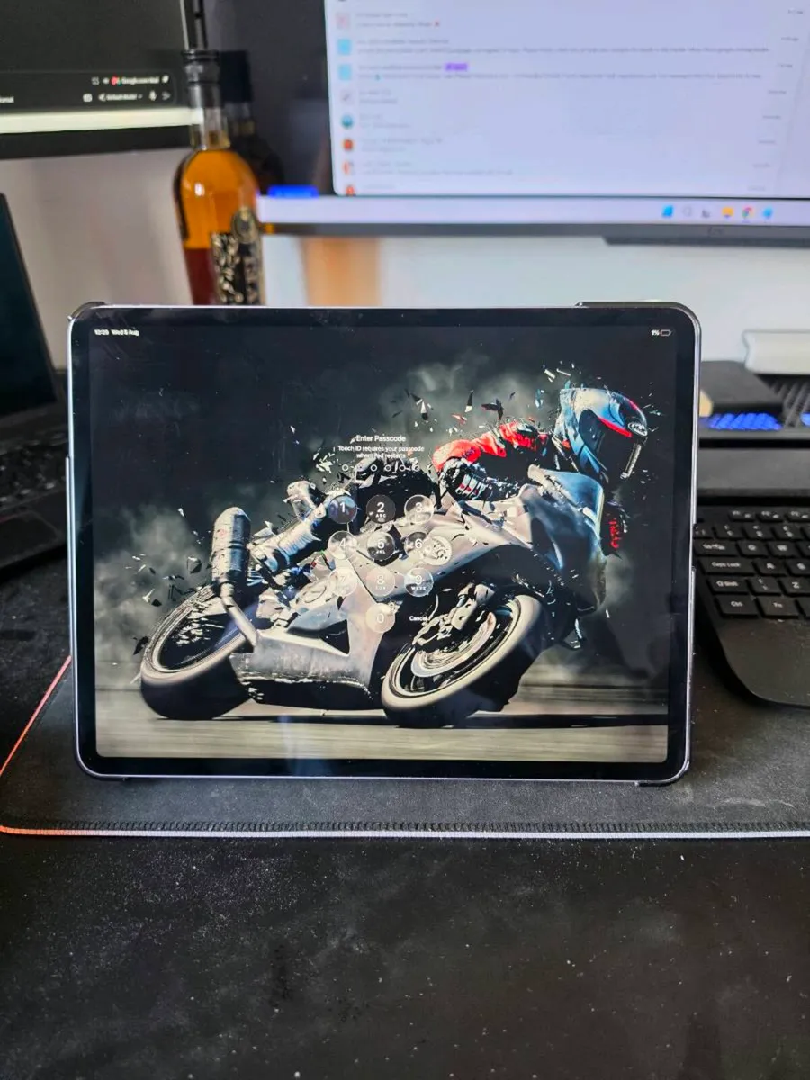 iPad Air 13 inch (M4) 128GB  used twice - Image 2