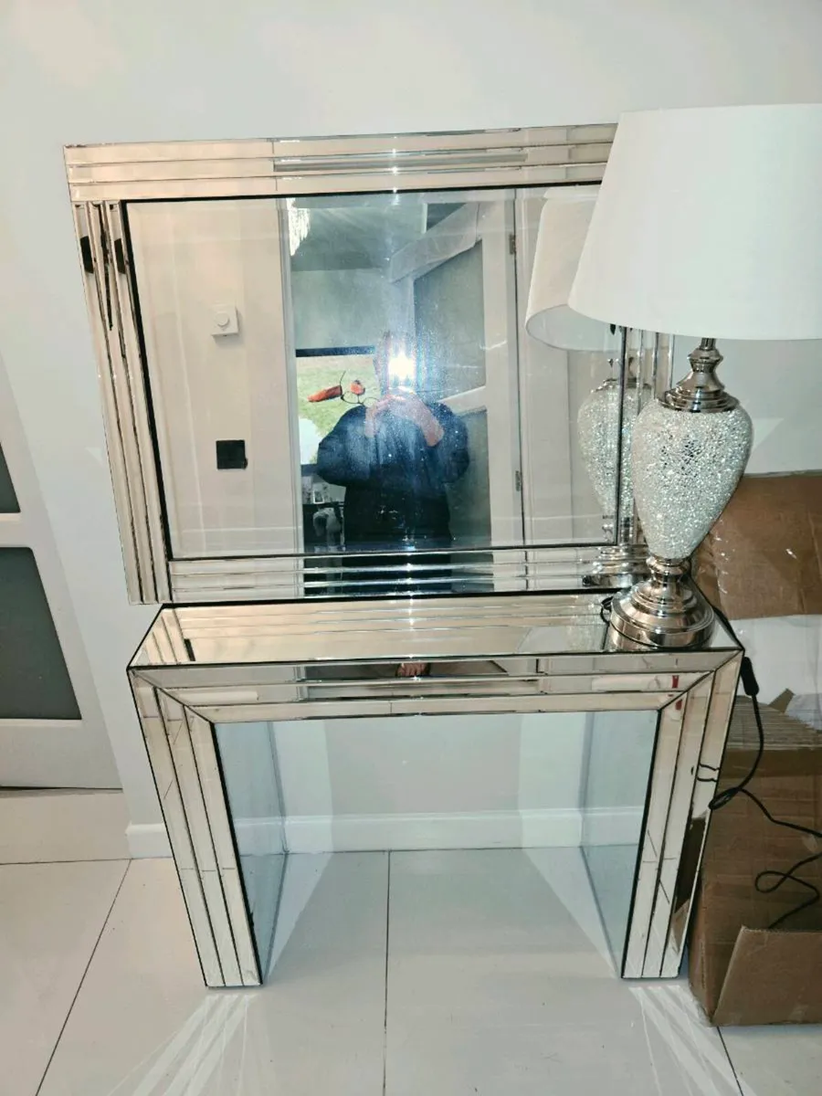 Console table - Image 1