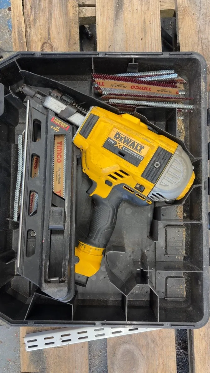 Dewalt Cordless Nail Gun 18v