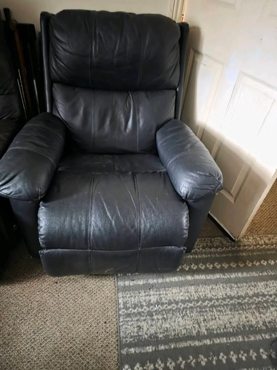 Leather armchair recliner - Image 1