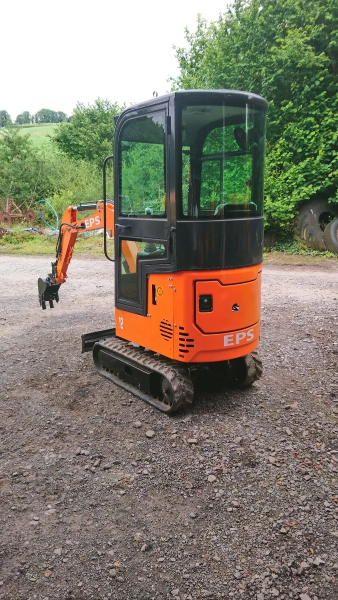 NEW EPS 12 MINI DIGGER - Image 1