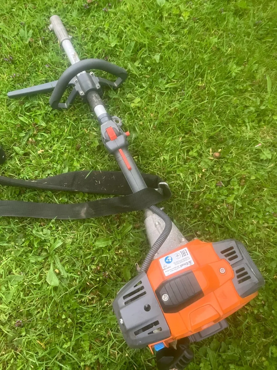 OLEOMAC BCH 250 D 25.4cc Single Handle - Image 1