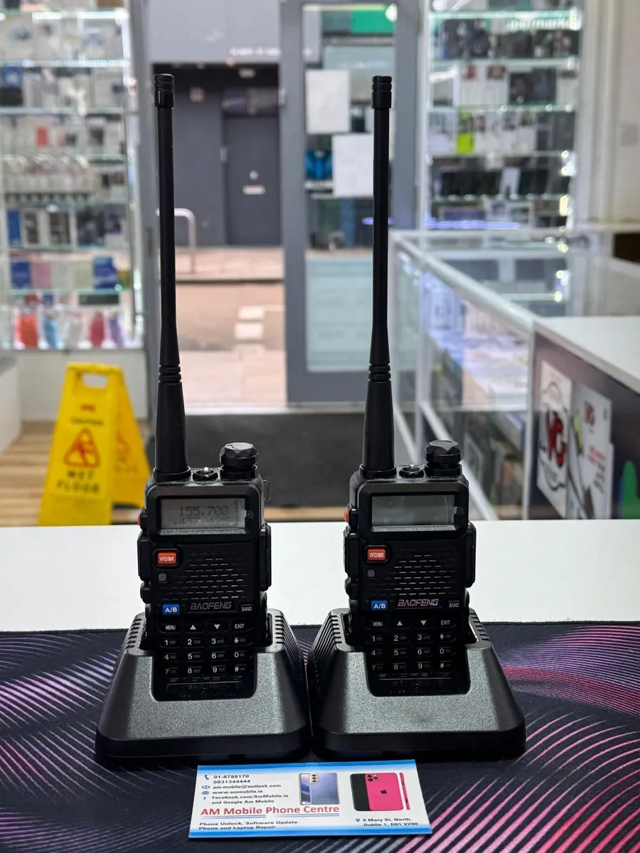 Walkie Talkie Walkie Talkie walkie talkie Walkie