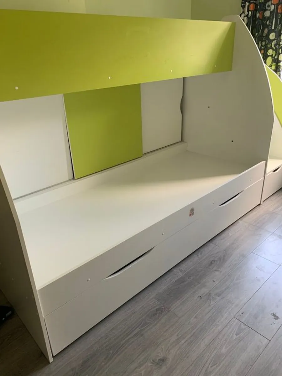 Bunk beds - Image 1